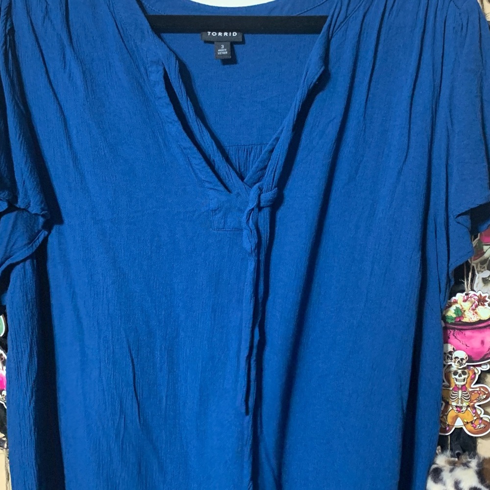 #369 size 3 torrid Teal Blouse with Tie-Front - Picture 3 of 3